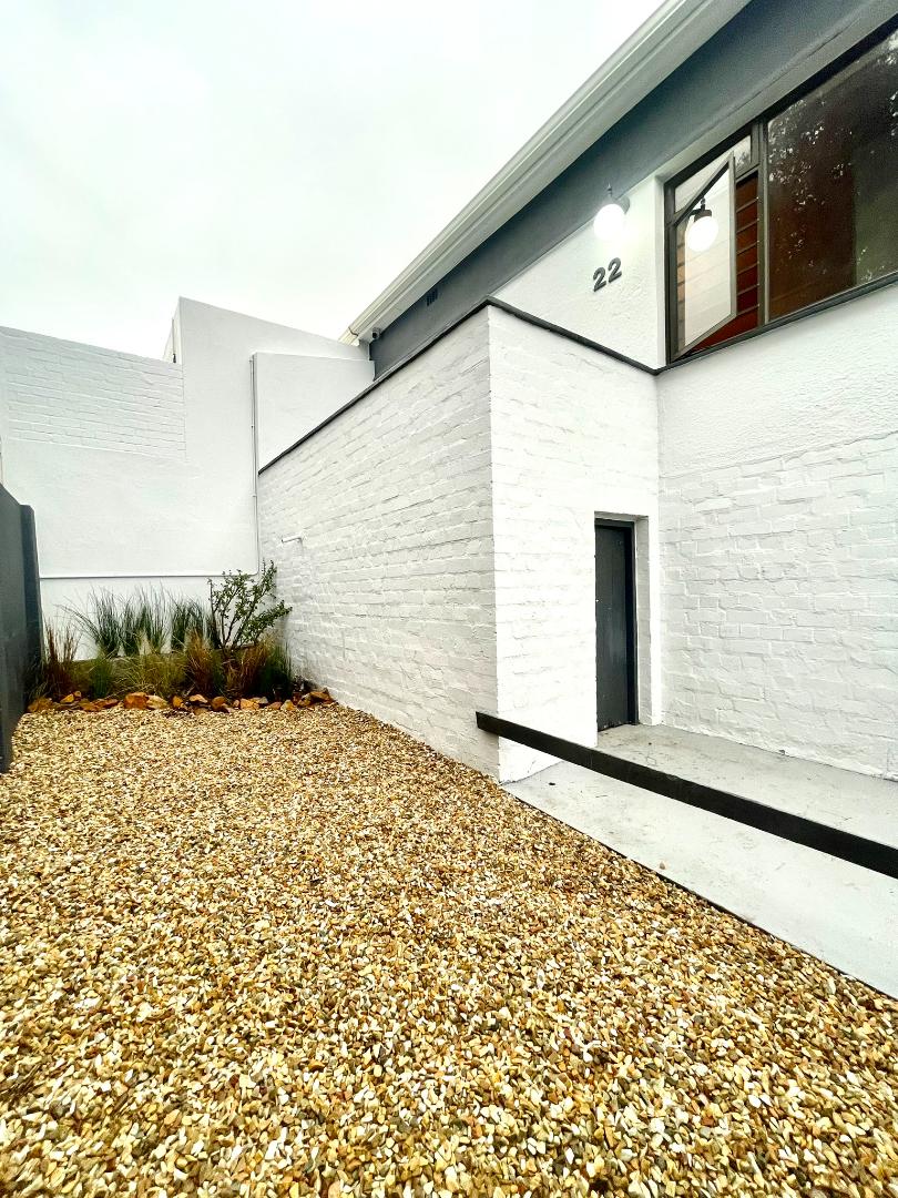 2 Bedroom Property for Sale in Vredehoek Western Cape